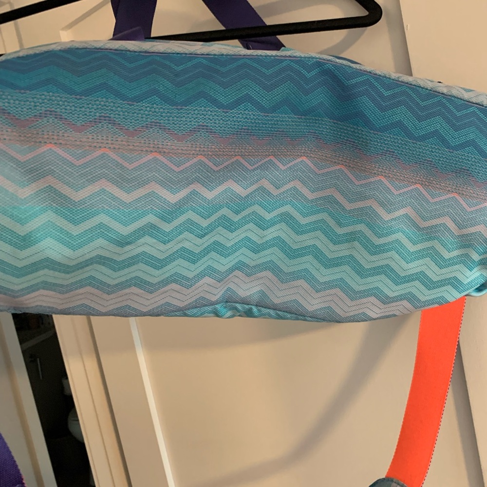Ivivva Travel Sport Bag fun colors - Picture 4 of 4